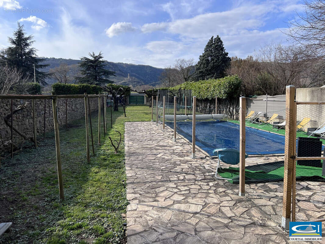 Maison à SERVES-SUR-RHONE