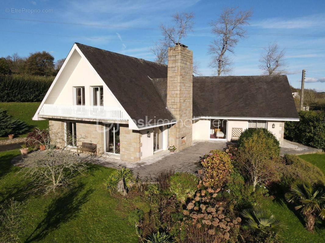 Maison à PLOUEDERN