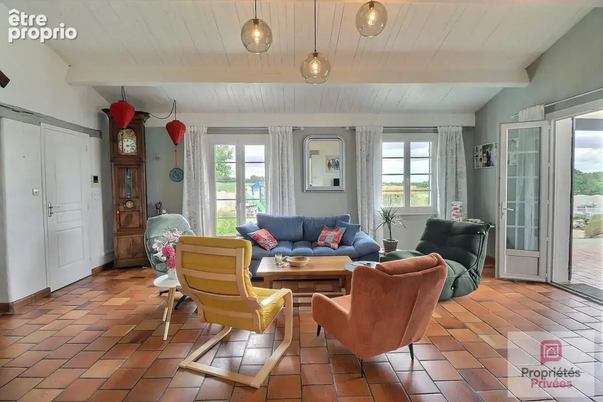 Maison familiale 4 chambres - 152 m² - Maison d'hôtes de 20 m2 - Piscine - Jardin paysager - Panneaux photovoltaiques - Belle pa - photo 11