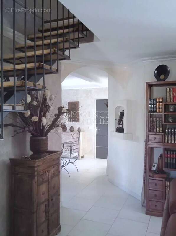 Maison à AUPS