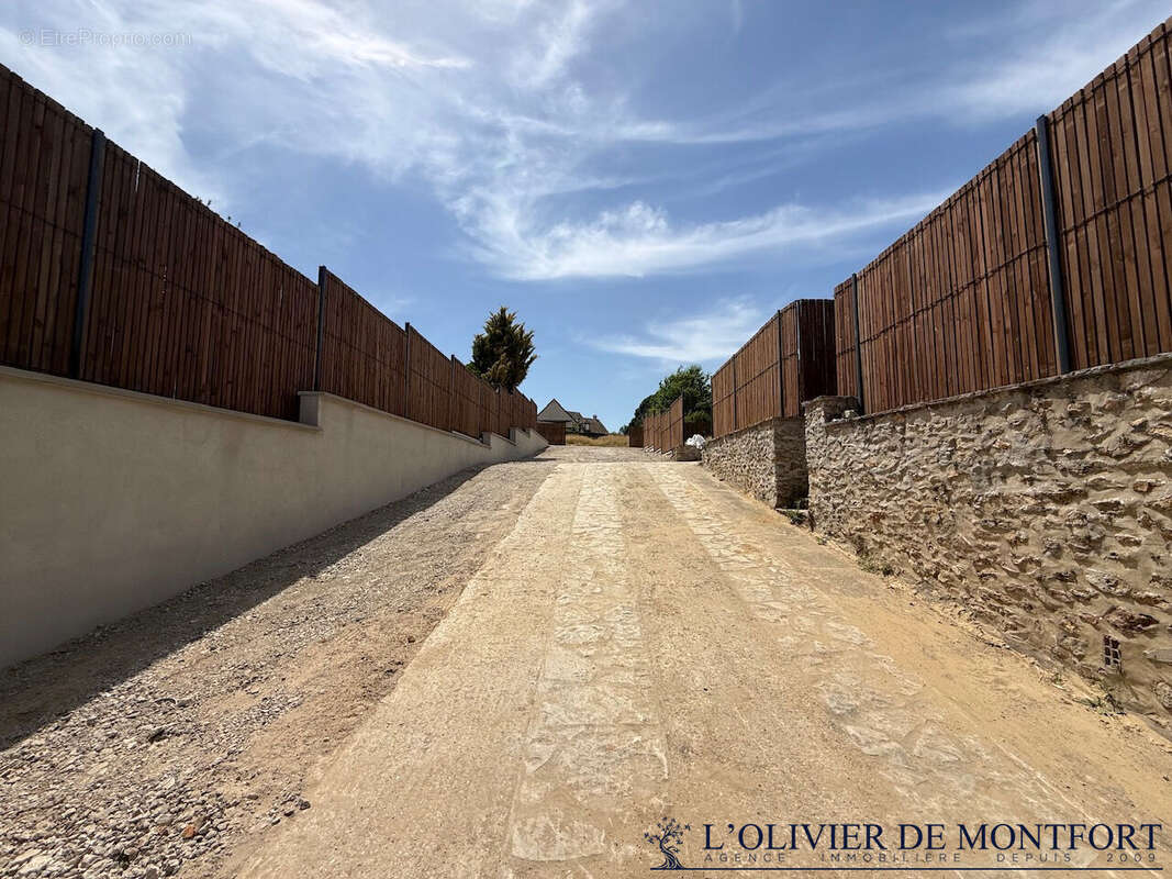 Terrain constructible de 246 m² - photo 6