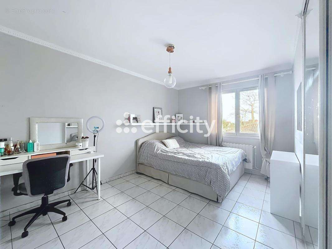 Maison à CLICHY-SOUS-BOIS