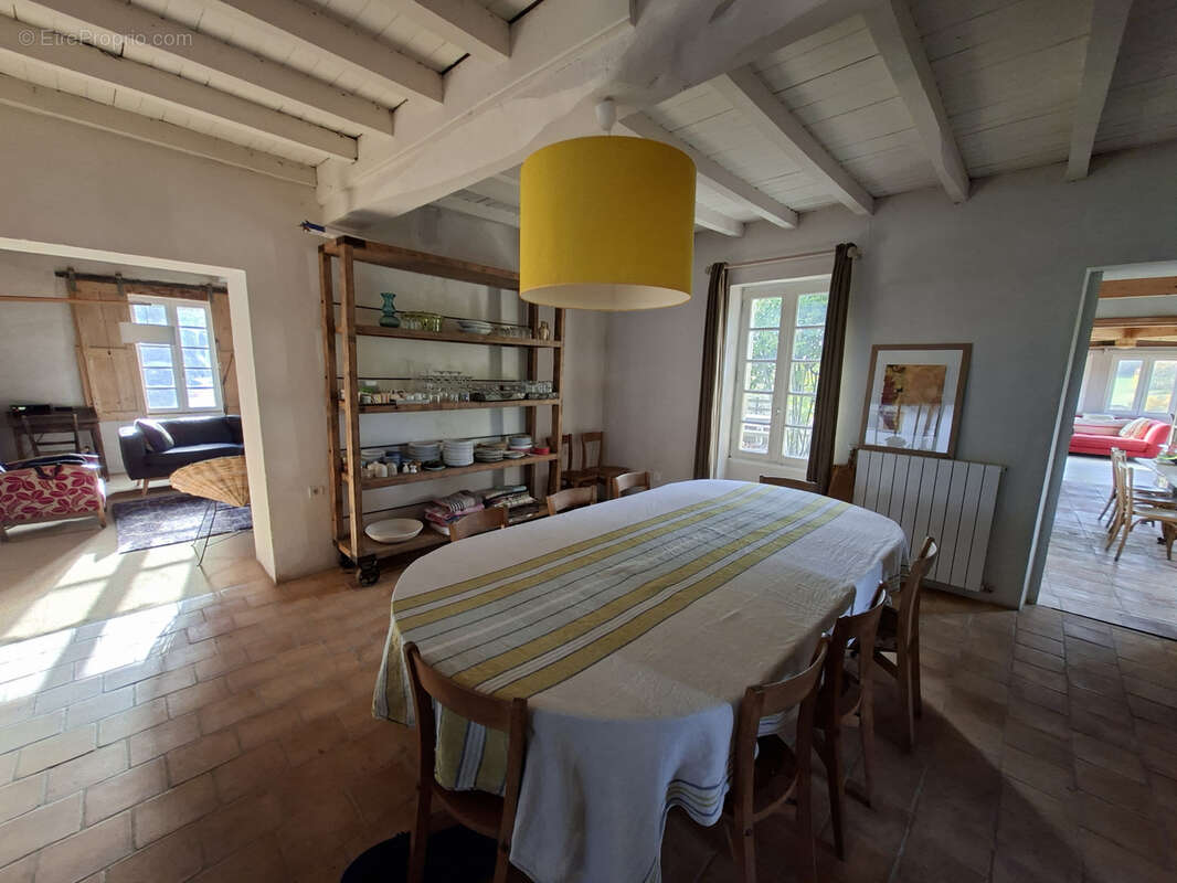 Maison à SAINT-PIERRE-DE-CLAIRAC