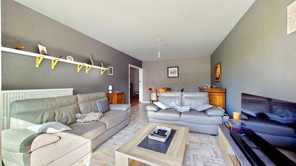 Appartement à GUILHERAND-GRANGES