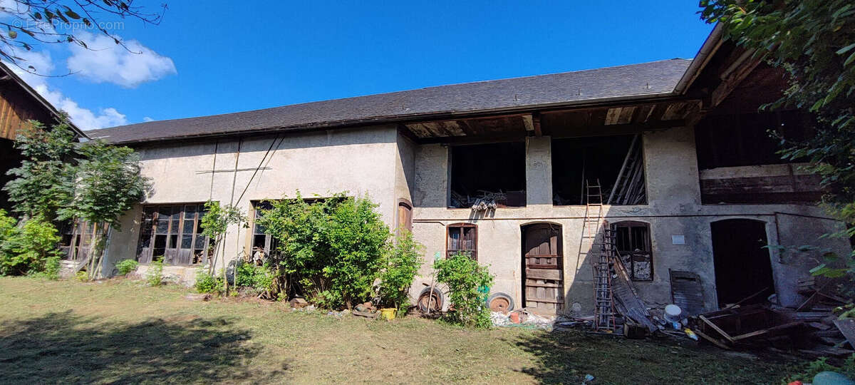 Appartement à GILLY-SUR-ISERE