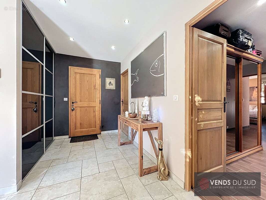 Maison à COLOMBIERES-SUR-ORB