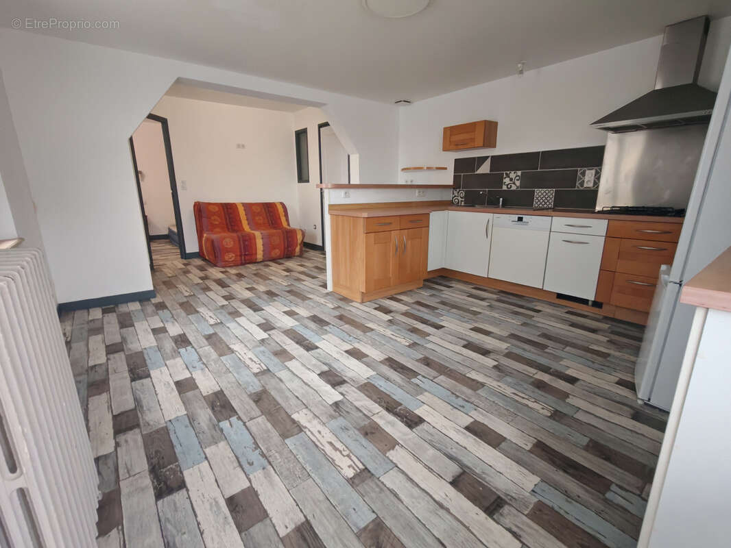 Maison à DONVILLE-LES-BAINS