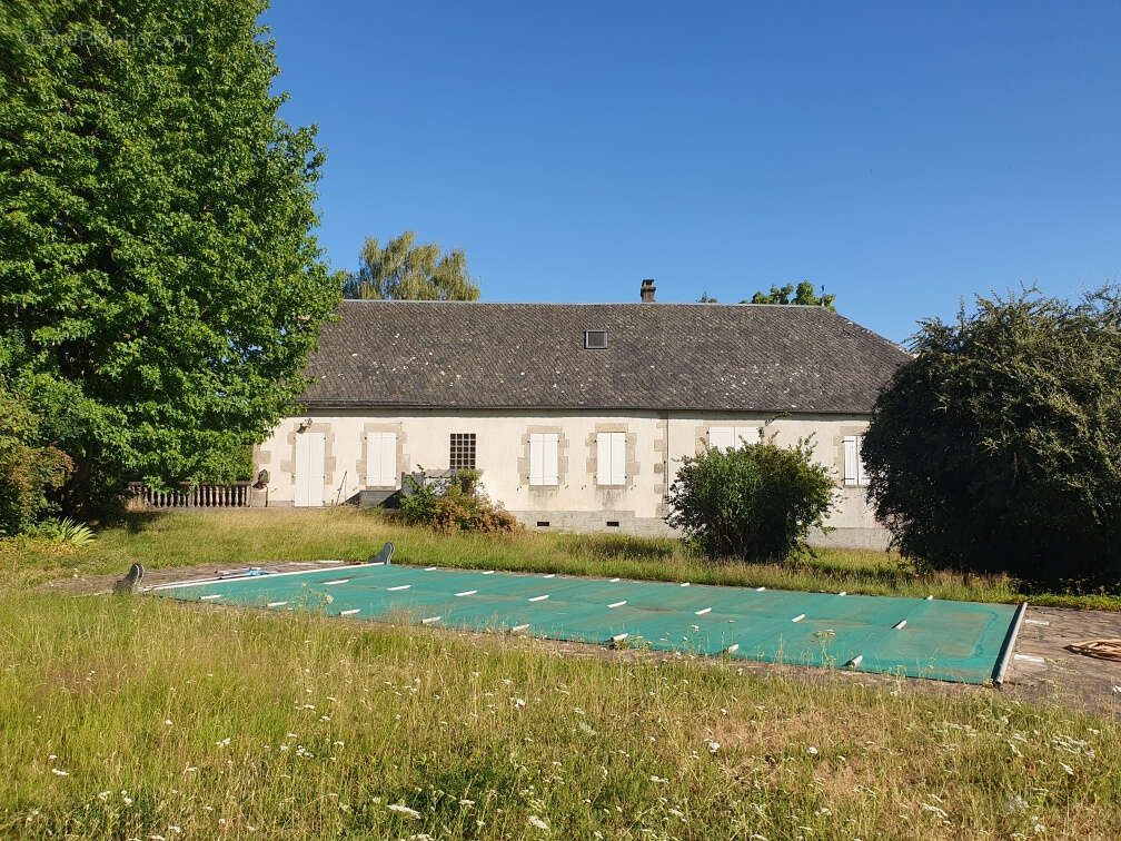 Magnifique propriété, 300 m2 , parc arboré, piscine ,tous commerces à proximité. - photo 22