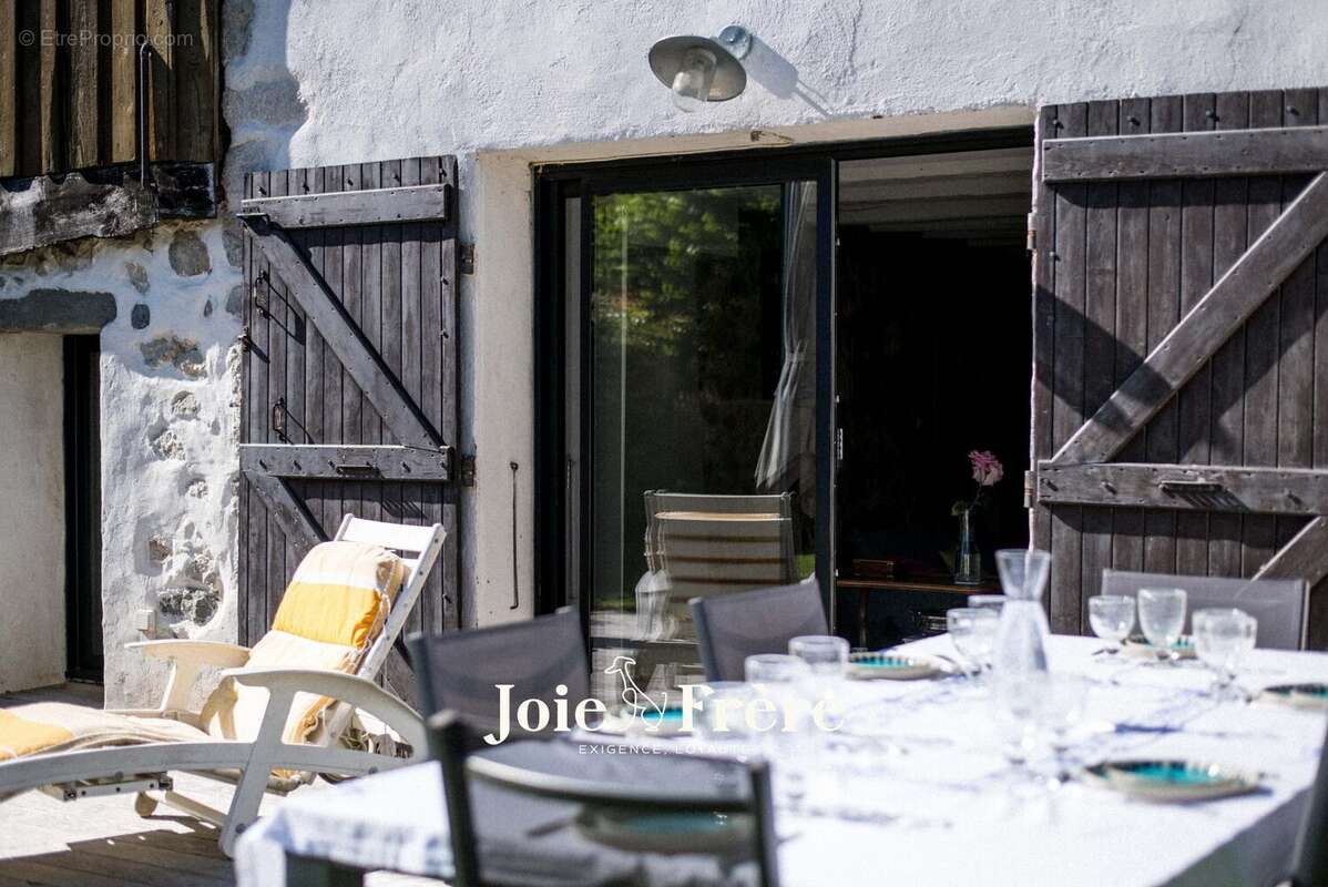 Maison 157 m² à Saint-Jorioz  - photo 2