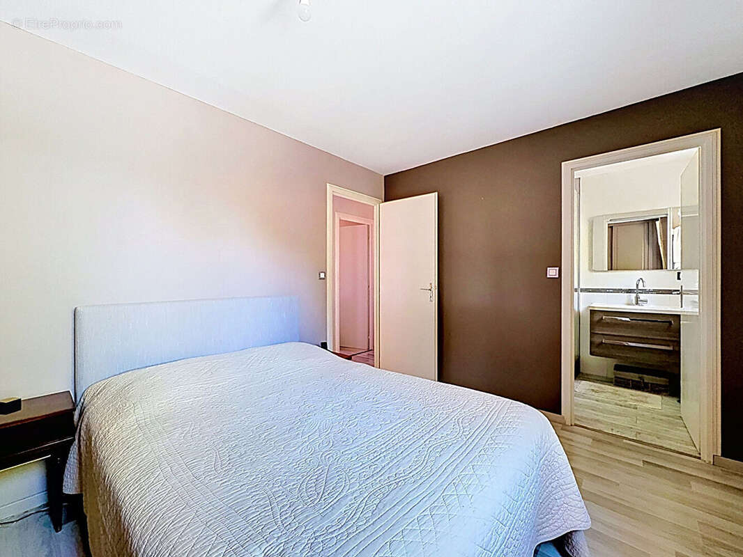Maison 92 m2 à Avignon T4 avec 3 chambres  - garage, jardin et forage - photo 15
