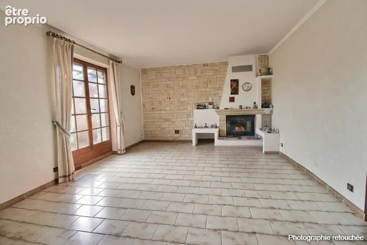 Villa Lorgues  150 m² sur  5070 m² - photo 4