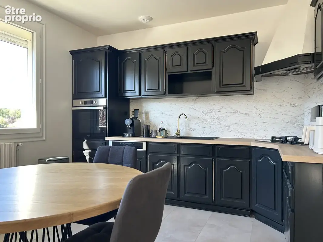 Maison 4 pièces, 133 m2 habitables, avec garage, cave, chaufferie, et dépendance au fond du terrain - photo 3