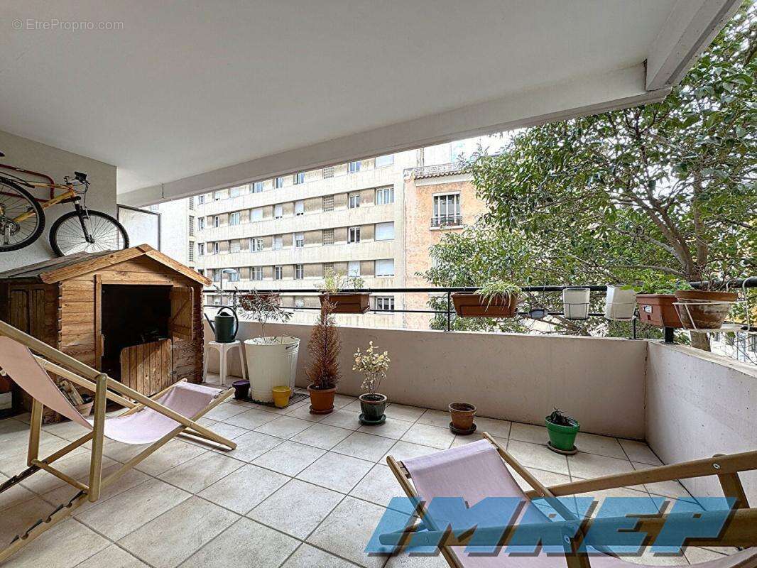 Appartement à MARSEILLE-4E