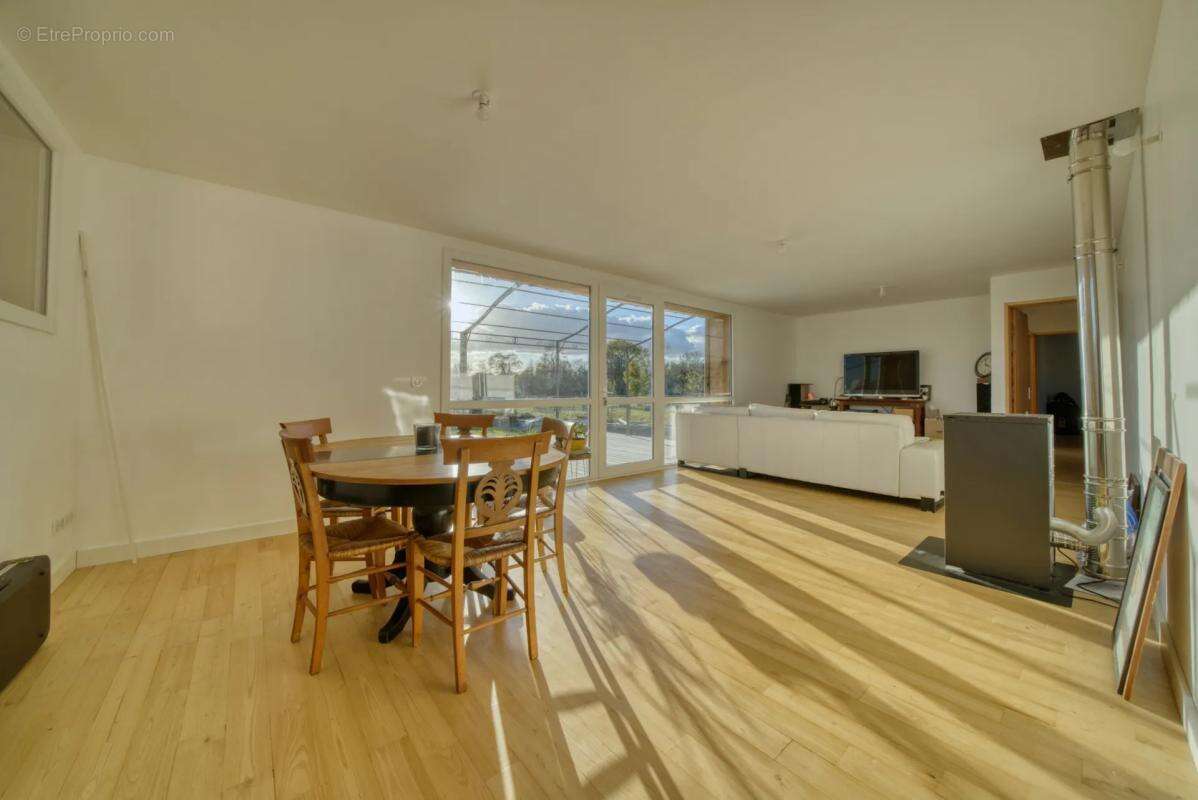 Maison à SAINTE-MEME