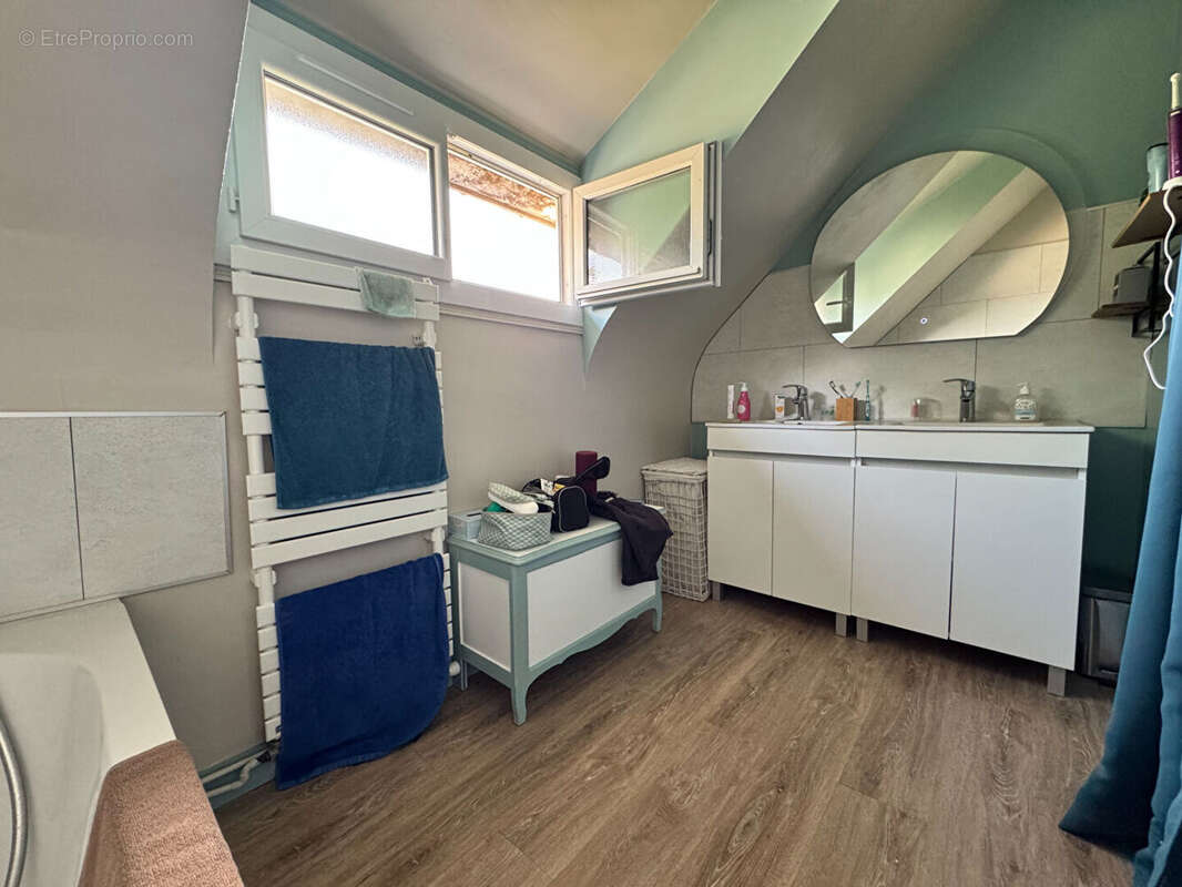 Maison à vendre - Goderville centre - 136 m² - 4 chambres - Sous-sol - Jardin - photo 15