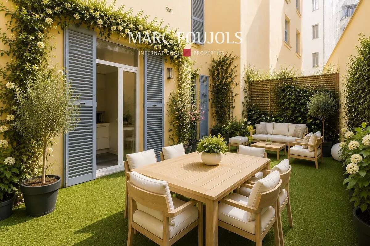 Appartement à PARIS-16E