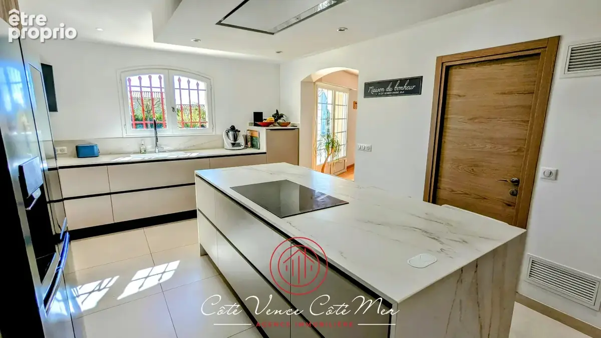 Maison familiale de 181 m2 avec piscine à Vence (06140) - photo 17
