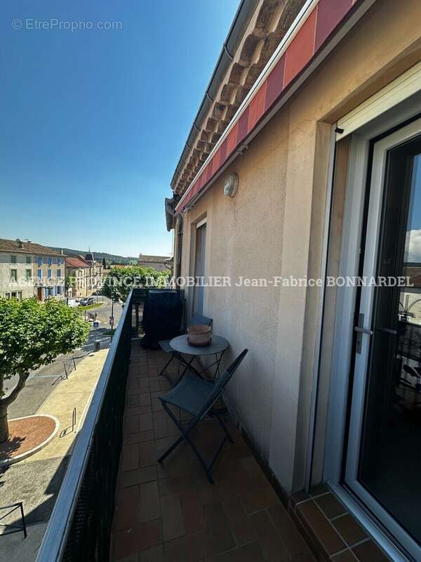 Appartement à VALREAS