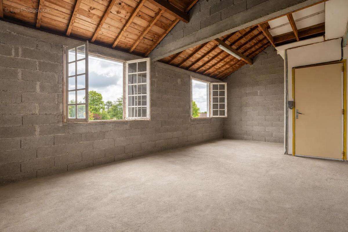 Maison 6 pièces avec grand garage - Louée - photo 12