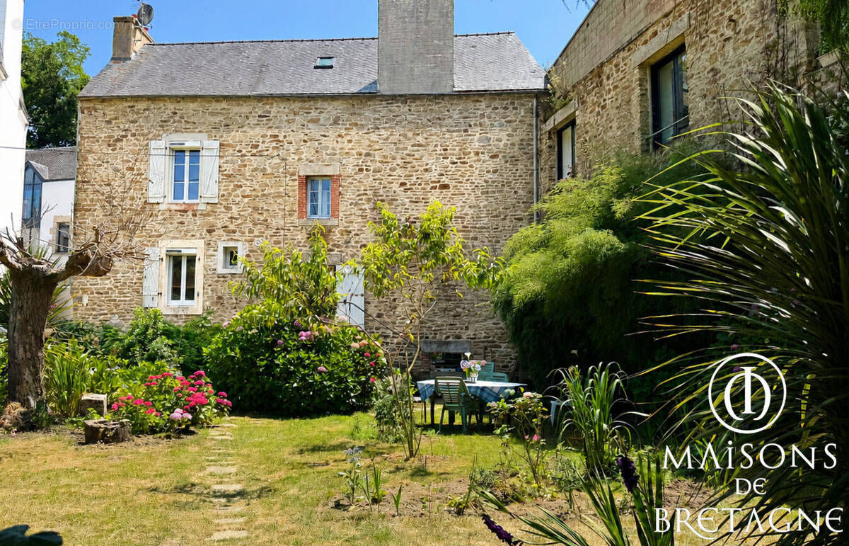 Maison à PONT-AVEN