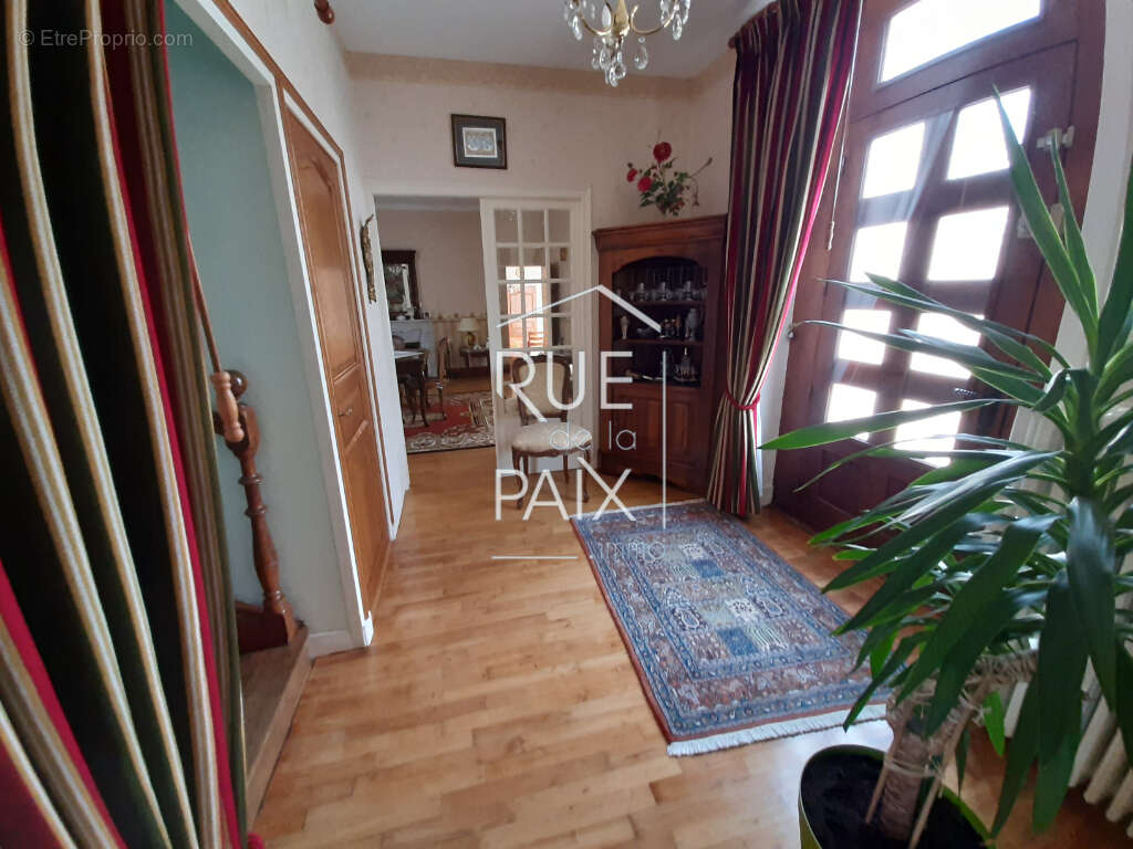 Propriété de caractère - Cuhon - photo 4