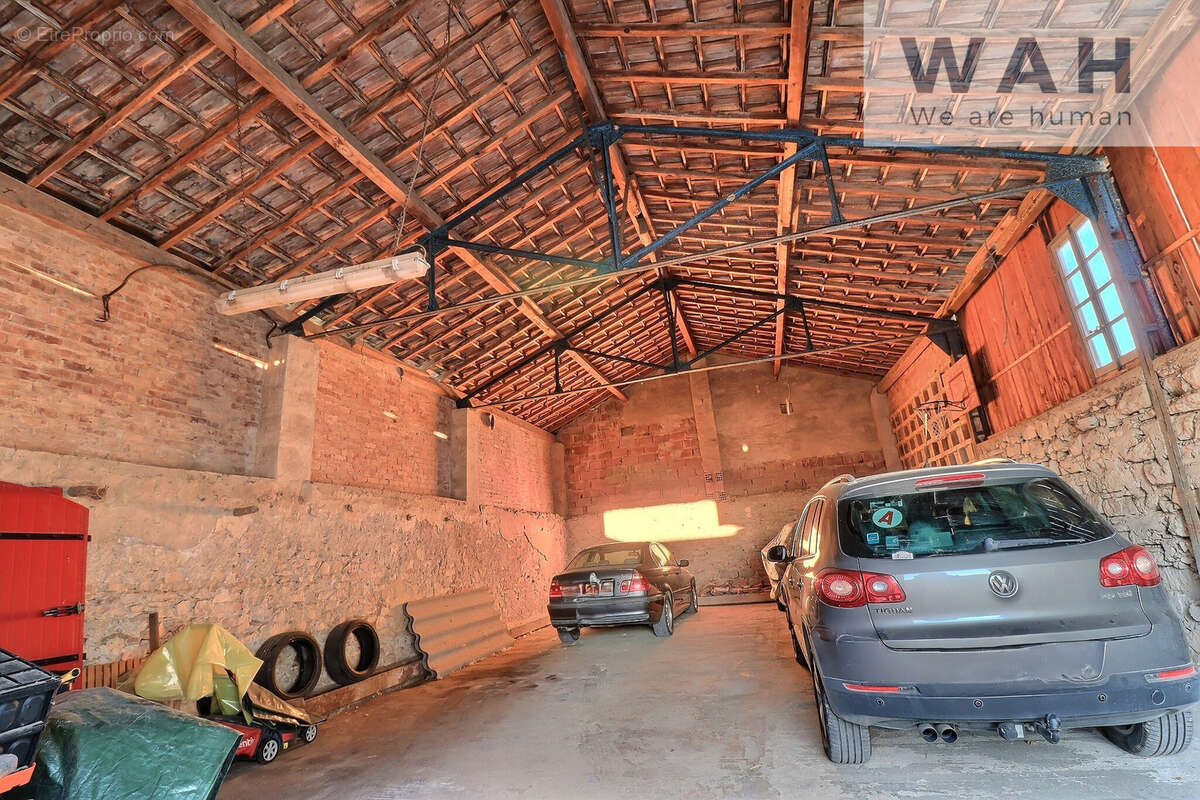 Vente mas de 200m2 et grange sur terrain de 711m2 et 4000m2 de terrain agricole - 34400 lunel - photo 8