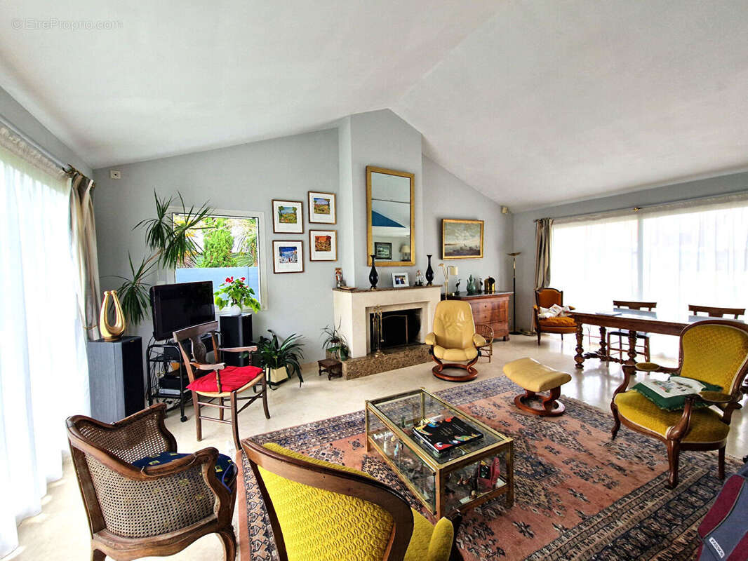 Maison à SAINT-SEBASTIEN-SUR-LOIRE