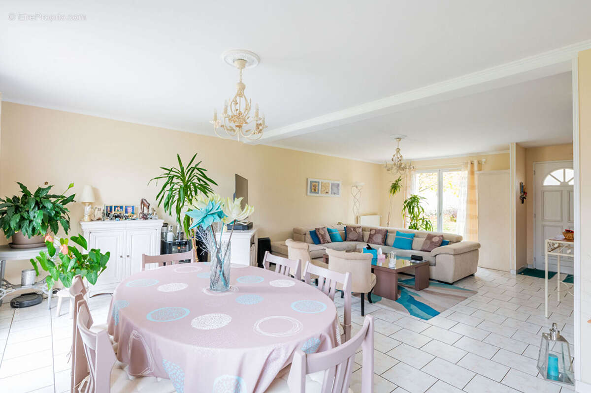 Maison à ROSNY-SUR-SEINE