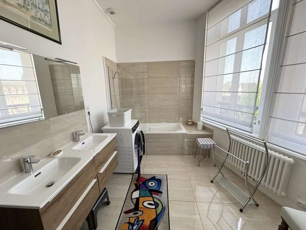 Appartement T4 Cambrai hyper centre - photo 3