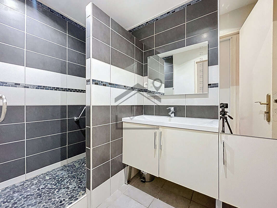 Appartement à ROGNAC