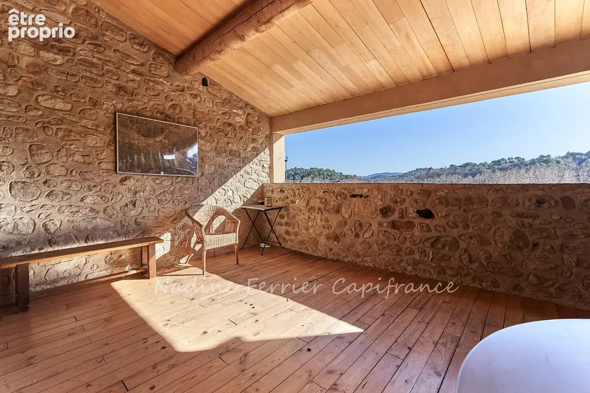 Jouques (13) – grande maison de village rénovée – 215 m² – 4 chambres – terrasse panoramique - photo 37