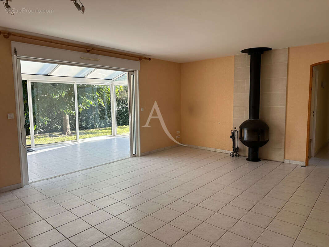 Maison à SAINT-PORCHAIRE