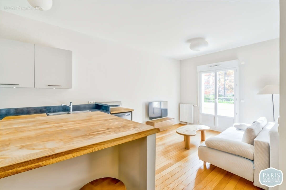 Appartement à LA GARENNE-COLOMBES