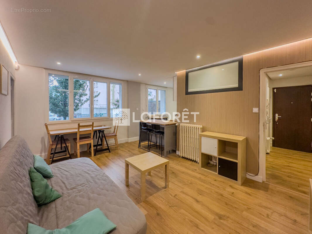 Appartement à SAINT-MARTIN-D'HERES