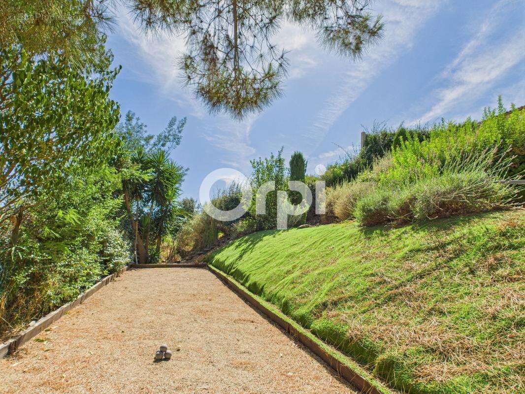 Maison à MANDELIEU-LA-NAPOULE