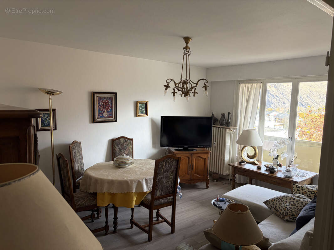 Appartement à SAINT-JEAN-DE-MAURIENNE