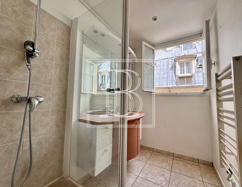 Appartement à PARIS-3E