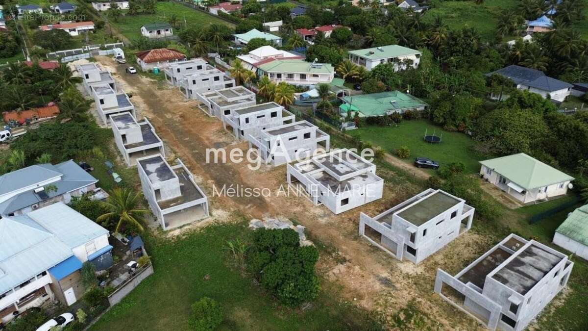 Maison à BAIE-MAHAULT