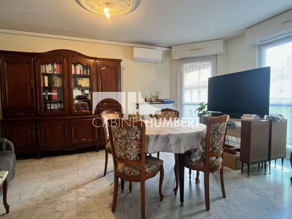 Appartement à SAINT-ETIENNE