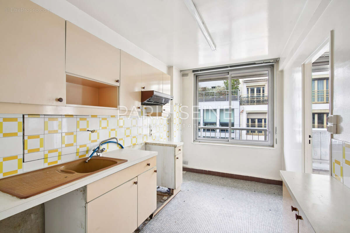 Appartement à PARIS-15E