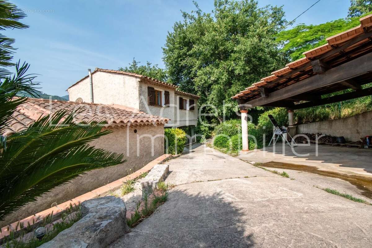 Maison à LES ADRETS-DE-L&#039;ESTEREL