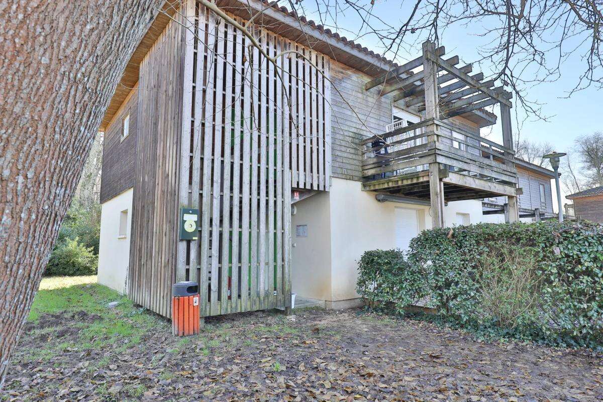 Appartement à AUREILHAN