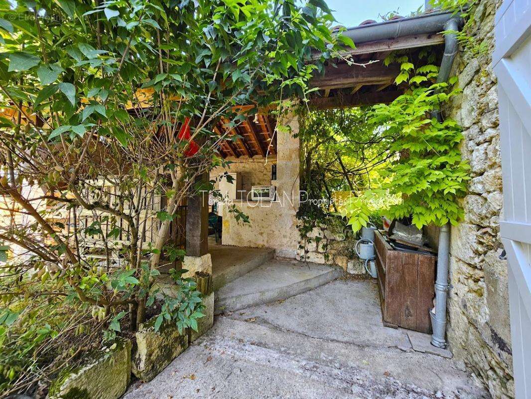 Maison à LAROQUE-TIMBAUT