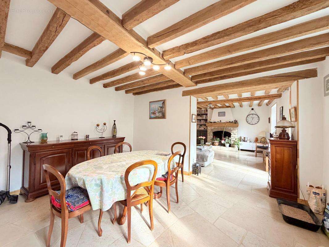 Maison à SAINT-LUBIN-DE-LA-HAYE