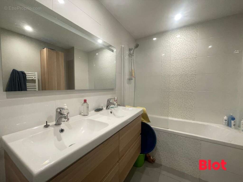 Maison à CHARTRES-DE-BRETAGNE