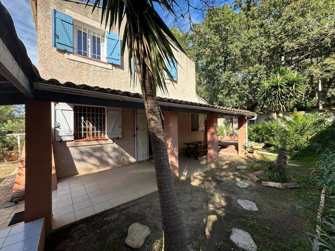 Maison à SIX-FOURS-LES-PLAGES