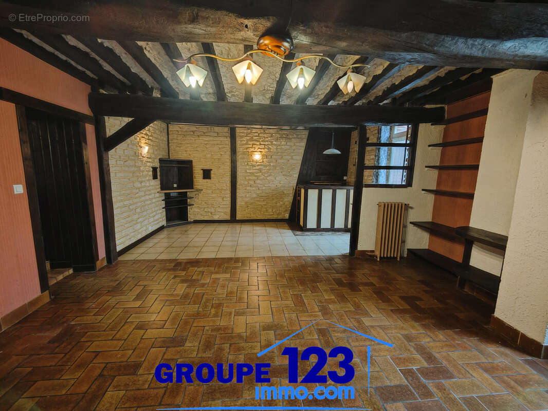 Maison à BUSSY-EN-OTHE
