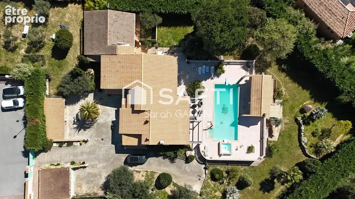 Photo 1 - Maison à ROQUEBRUNE-SUR-ARGENS