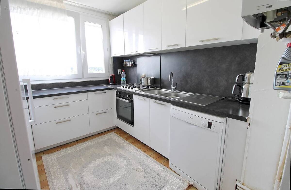 Appartement à SAINT-ETIENNE-DU-ROUVRAY