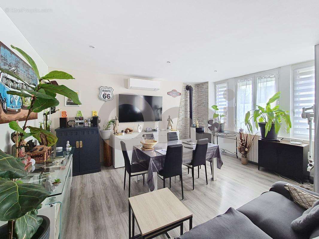 Maison à BEAUREGARD-DE-TERRASSON